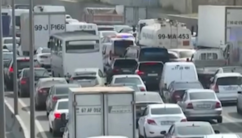 10 dəqiqəyə gəldikləri yolu son 3 gündür, 1-2 saata qət edirlər