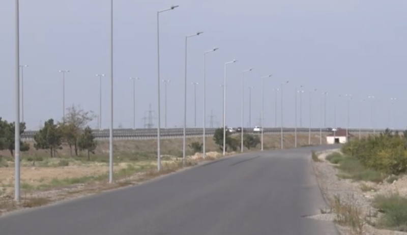 5 qurum 1 işıq dirəyini tapa bilmir – Yəqin yadplanetlilər əridib SATIB - VİDEO