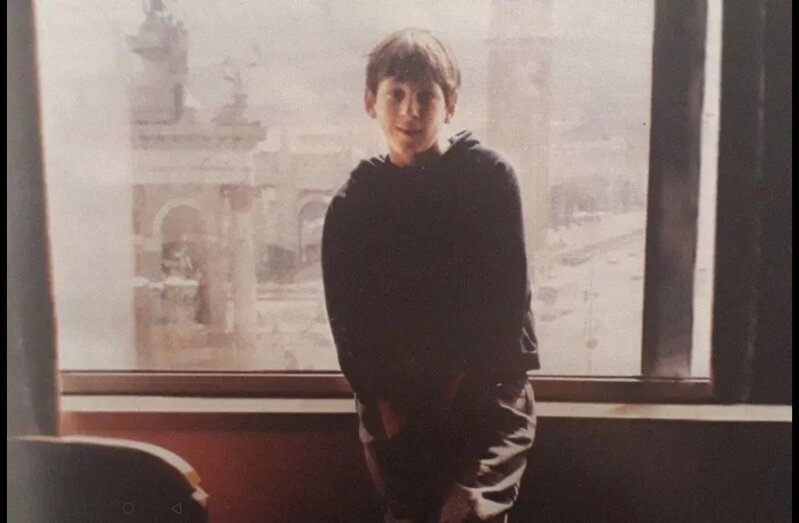 Haradan haraya: İndi bütün dünya bu uşağı tanıyır