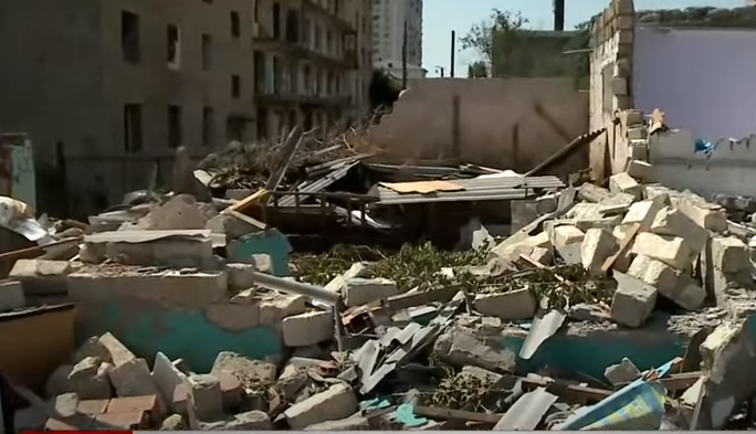 "Ətçilər" adlanan ərazi söküldü, amma... - "İydən keçmək olmur" - VİDEO