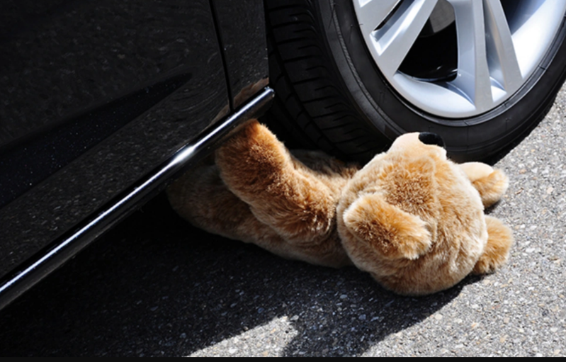 Yolu keçmək istəyən iki azyaşlı xəstəxanalıq oldu