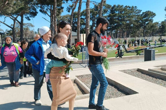 Şəhid Səbuhinin qardaşı: "Üç dəfə yaralandı, 7 gün müalicə aldı, sonra dedi, ürəyim partlayır, dura bilmirəm"