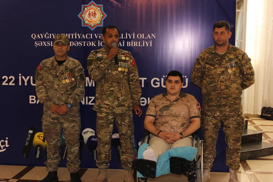 Qayğıya ehtiyacı və Əlilliyi olan Şəxslərə Dəstək İctimai Birliyi bir qrup jurnalistləri mükafatlandırıb