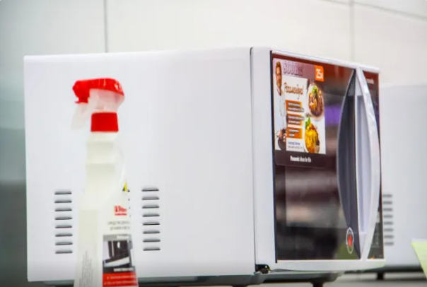 Mikrodalğalı sobaya niyə limon qoyurlar?