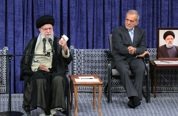 İran prezidenti Xameneyini cavab zərbəsindən imtina etməyə çağırıb