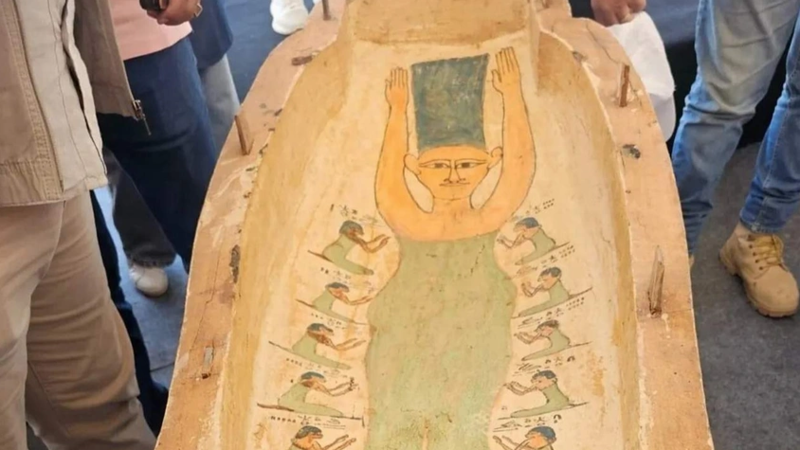 Bu da OLDU: 3500 illik məzardan SİMPSON ÇIXDI - FOTO