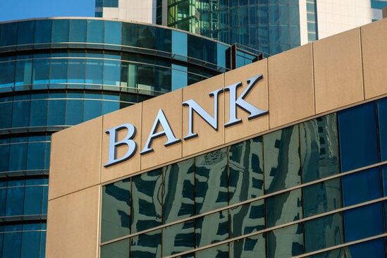 Azərbaycanda bank BAĞLANIR