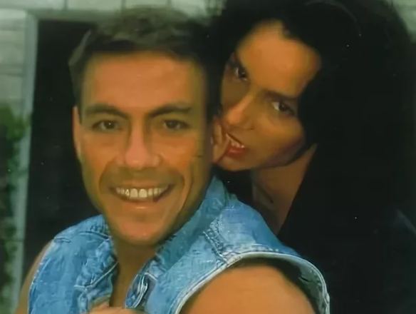 Azərbaycanlı gəlini olan və 5 dəfə evlənən Van Dammın ailəsində XOŞ GÜN - FOTO