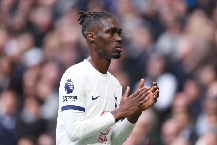 Futbolçuya HÜCUM: yarım milyonluq saatını oğurladılar