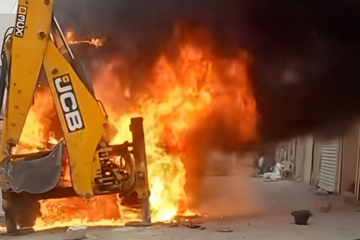 Abşeronda ekskavator yandı