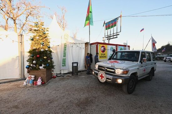 Sülhməramlıların avtomobilləri Xankəndi yolunda maneəsiz hərəkət edirlər - YENİLƏNİB + FOTO