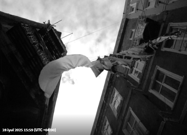 Sumqayıtda gənc qız paltar asanda binadan yıxıldı