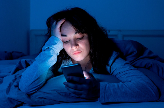 Gözlənilməz təhlükə: Mavi işıq dərini sürətlə qocaldır