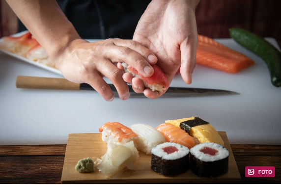 Dünyanın ən dadlı və fərqli suşisini hazırlayan aşpazın adı məlum oldu