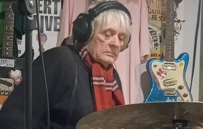 Daha bir tanınmış xərçəngdən öldü