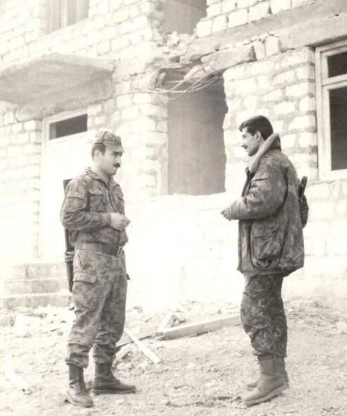 "Naabarod" qızışıyoruz" deyən sakin: "Dünyada yeganə millətik ki, raket atılan yerdən qaçmırdıq" - AÇIQLAMA