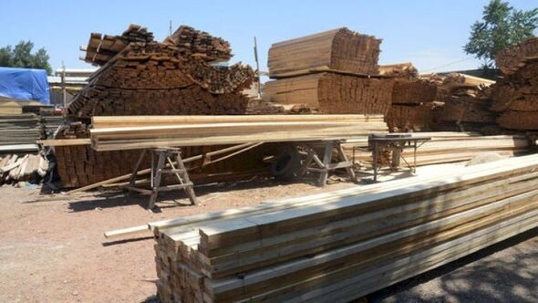 Bakıdakı məşhur taxta bazarı Vasif Talıbovdan alındı - FOTO