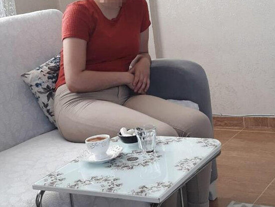 Qardaşı qızını zorlayan kişinin məhkəməsi - "Təcavüz olunanda niyə qışqırmadın?" - VİDEO