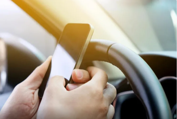 Telefonu maşında USB ilə doldurmaq olarmı?