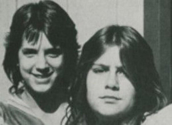 Çox sevdiyi anasını niyə öldürdü? - 111 il həbs cəzası alan yeniyetmənin CİNAYƏT DOSYESİ