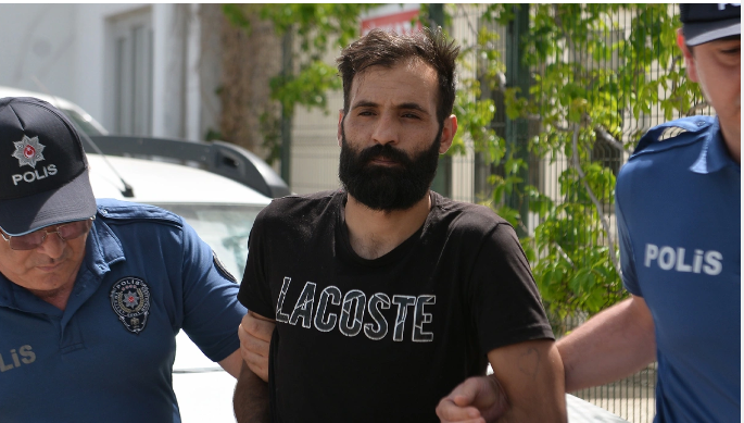 Nahar etmək üçün evə qayıdan kişi arvadı yaxın dostu ilə birlikdə tutdu