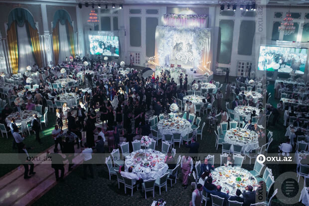 Bakıda restoranda kütləvi dava düşüb, bıçaqlananlar var