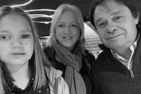 Məşhur milyonçu arvadı və qızını öldürüb intihar etdi