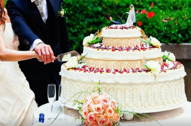 Bəy-gəlindən başqa hamı o tortdan zəhərləndi