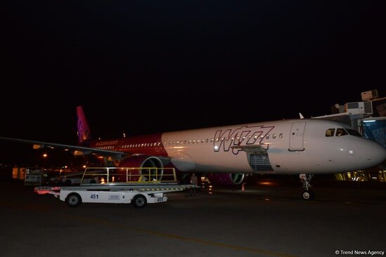 BƏƏ aviaşirkəti Abu Dabidən Bakıya birbaşa uçuşlara başlayır - FOTO