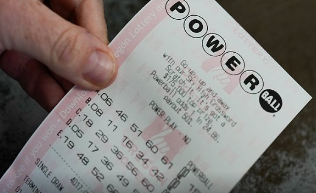 Ər-arvad lotereyadan 1 milyarddan çox pul uddu
