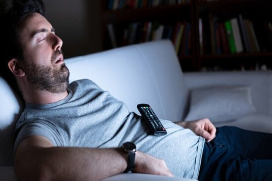 Televizor qarşısında yatmağın TƏHLÜKƏLƏRİ