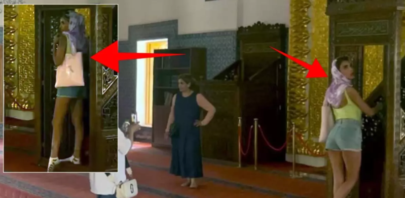 Tarixi məsciddə turistlərin geyimi və davranışları müzakirələrə səbəb oldu