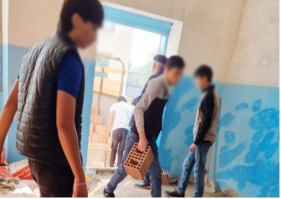 Şagirdlərin bu fotosu ilə bağlı direktordan açıqlama