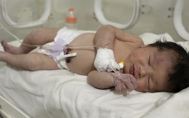 Minlərlə insan bu körpəni övladlığa götürmək istəyir