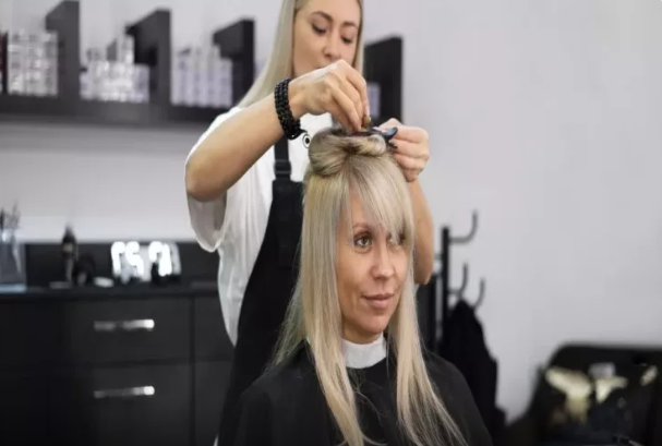 50 yaşdan yuxarı qadınlara yaraşmayan saç kəsimləri