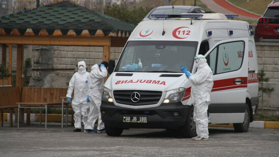 Qonşu ölkədə koronavirusa 900-dən çox yoluxma