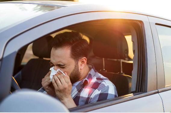 Asqırmağı dayandırmaq göz və qulaq damarlarını partlada bilər
