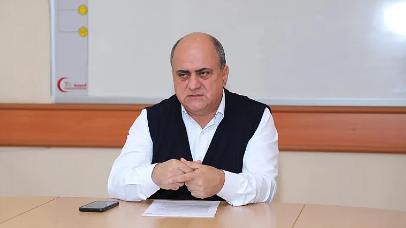 Vəli Əkbər vəzifəsindən ayrıldı