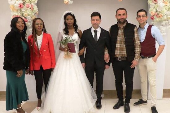 Atanın vəsiyyəti ilə Afrikadan üç gəlin gətirildi