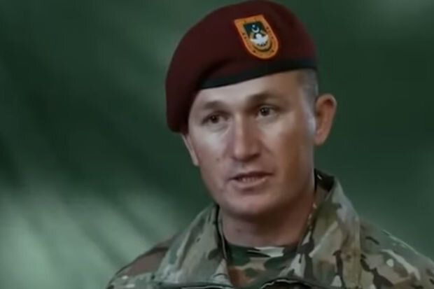 Vətən Müharibəsi Qəhrəmanı 26 şəhidin adının yazıldığı bayraqdan danışdı - VİDEO