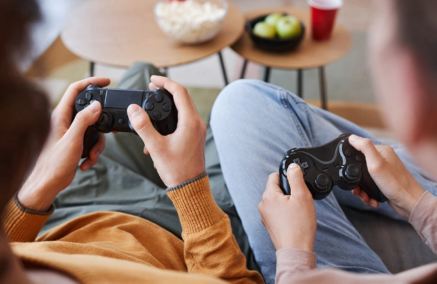 Virtual döyüş real bıçaqlanmaya çevrildi: Dağıstanda qəribə hadisə