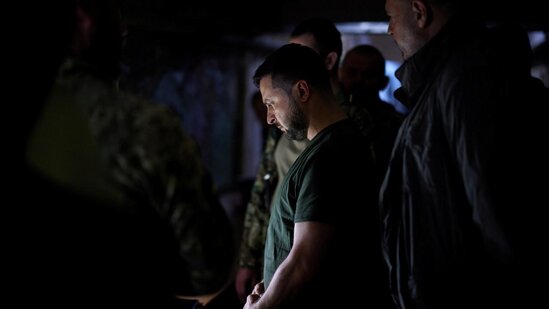 Zelenski ön cəbhəyə getdi - FOTOLAR