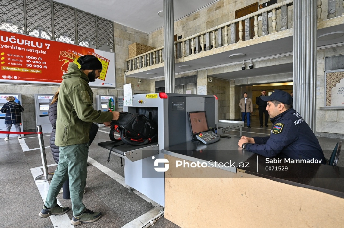 Metrodakı yoxlama aparatlarının şüaları qidalarımıza zərər verir?