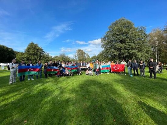Dünyanın bir neçə şəhərində Anım Gününə həsr olunmuş aksiya təşkil edilib - FOTO