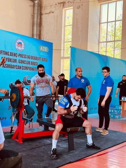 Üstünə ştanq düşən idmançı: "Huşum getdimi, ayağım sürüşdümü, özüm də bilmədim" - FOTO/VİDEO
