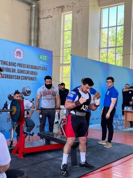 Üstünə ştanq düşən idmançı: "Huşum getdimi, ayağım sürüşdümü, özüm də bilmədim" - FOTO/VİDEO