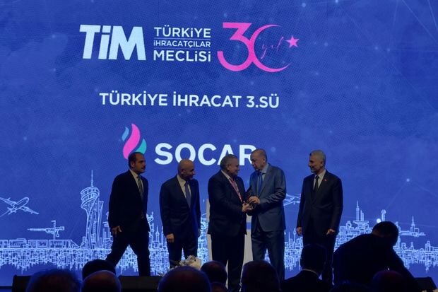 Prezident Rəcəb Tayyib Ərdoğan SOCAR-a mükafat təqdim edib - FOTO