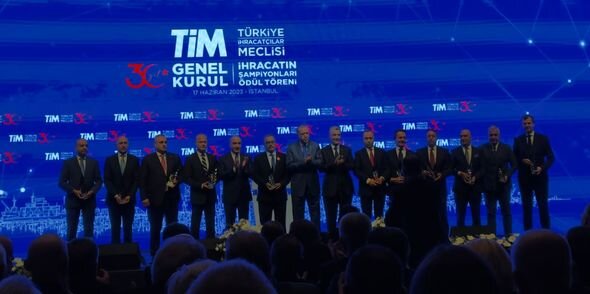 Prezident Rəcəb Tayyib Ərdoğan SOCAR-a mükafat təqdim edib - FOTO