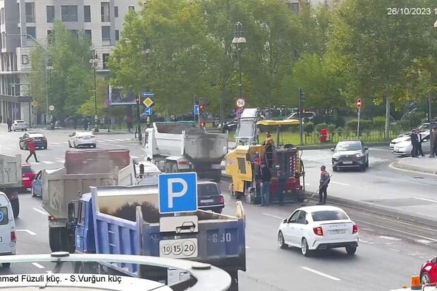 Sürücülərin DİQQƏTİNƏ: Bakının mərkəzi küçəsində sıxlıq