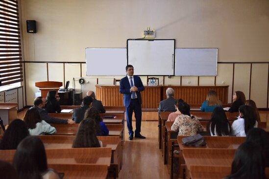 Əhməd İsmayılov BDU-nun Jurnalistika fakültəsinin müəllim və tələbə heyəti ilə görüşüb